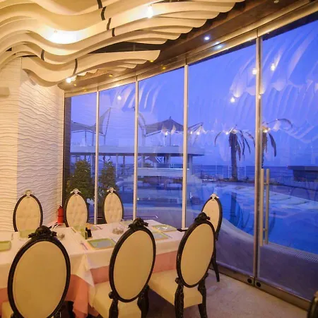 White Tower Aparthotel Mamaia Exterior photo