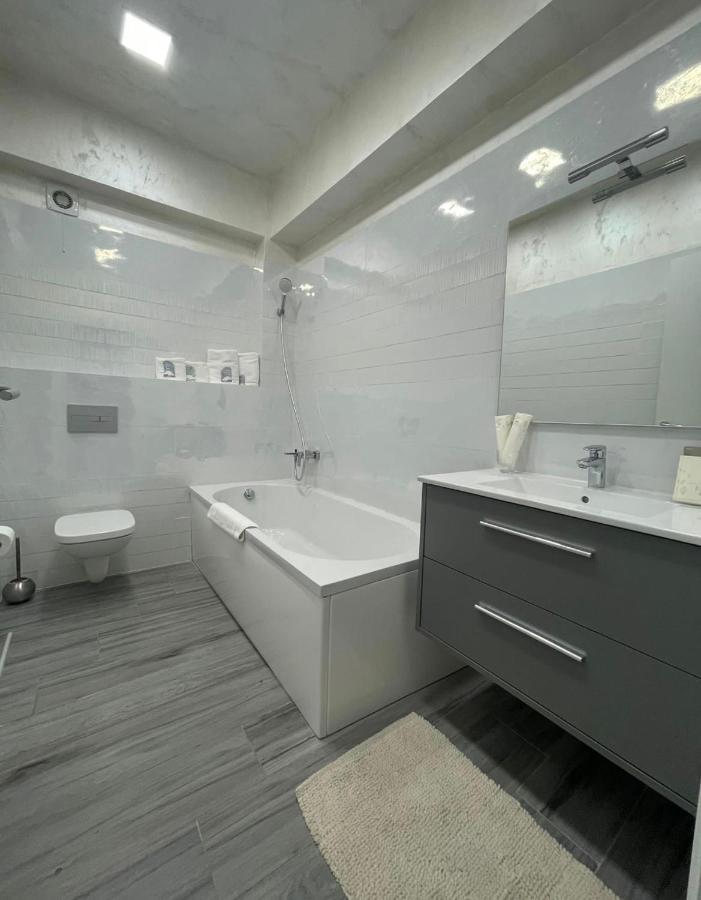 White Tower Apartment *