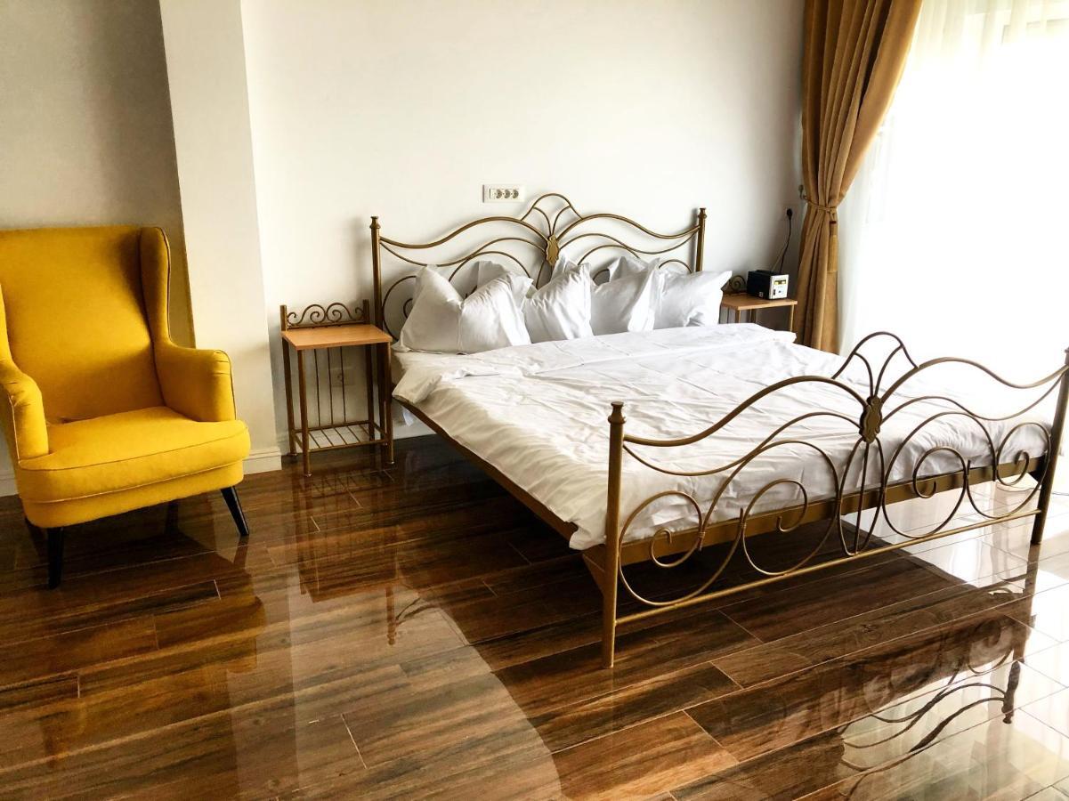 Apartment White Tower Mamaia